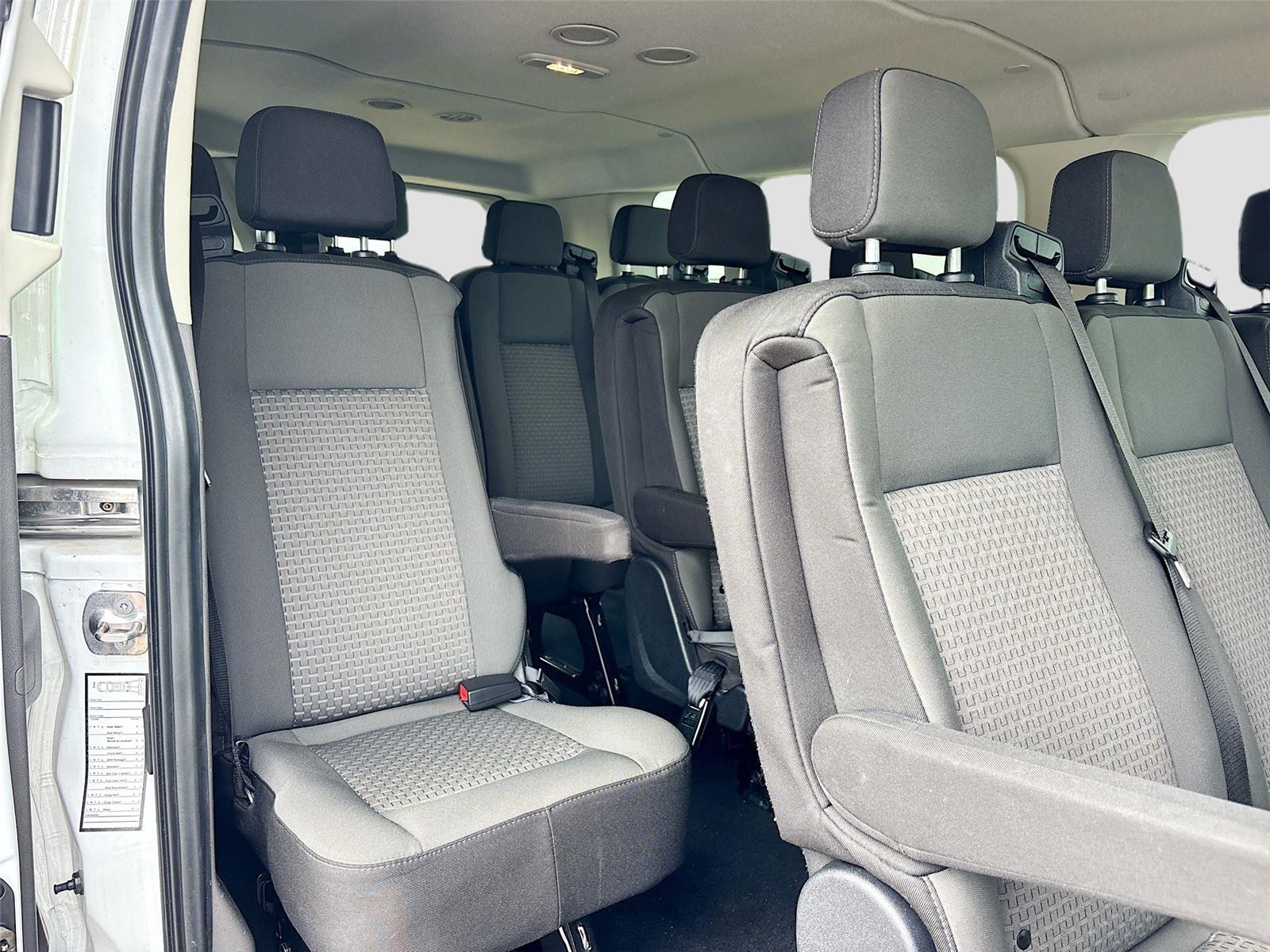 2024 Ford Transit Passenger Wagon XLT