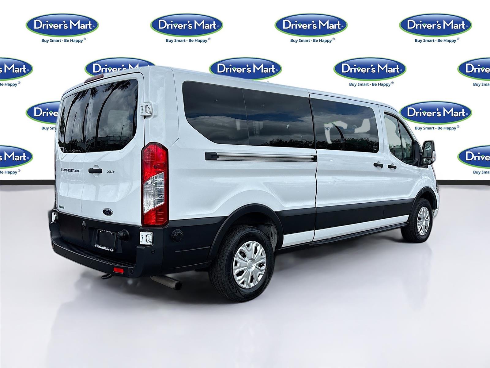 2024 Ford Transit Passenger Wagon XLT
