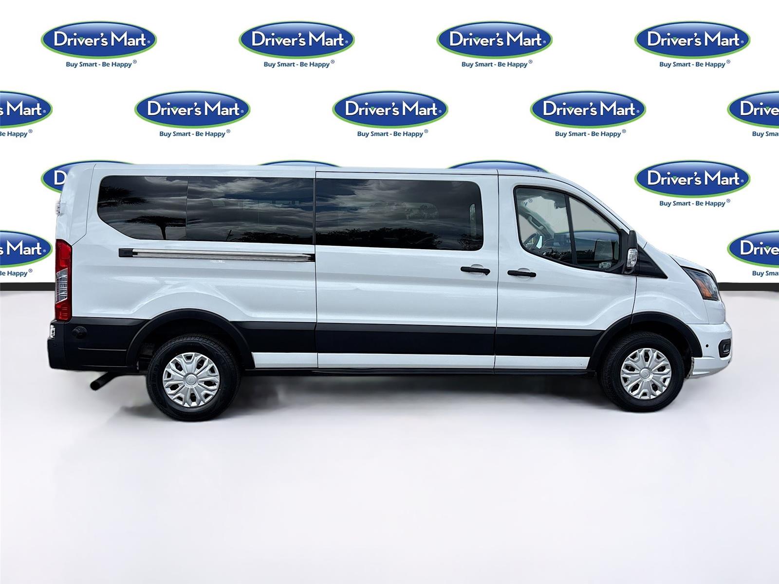 2024 Ford Transit Passenger Wagon XLT