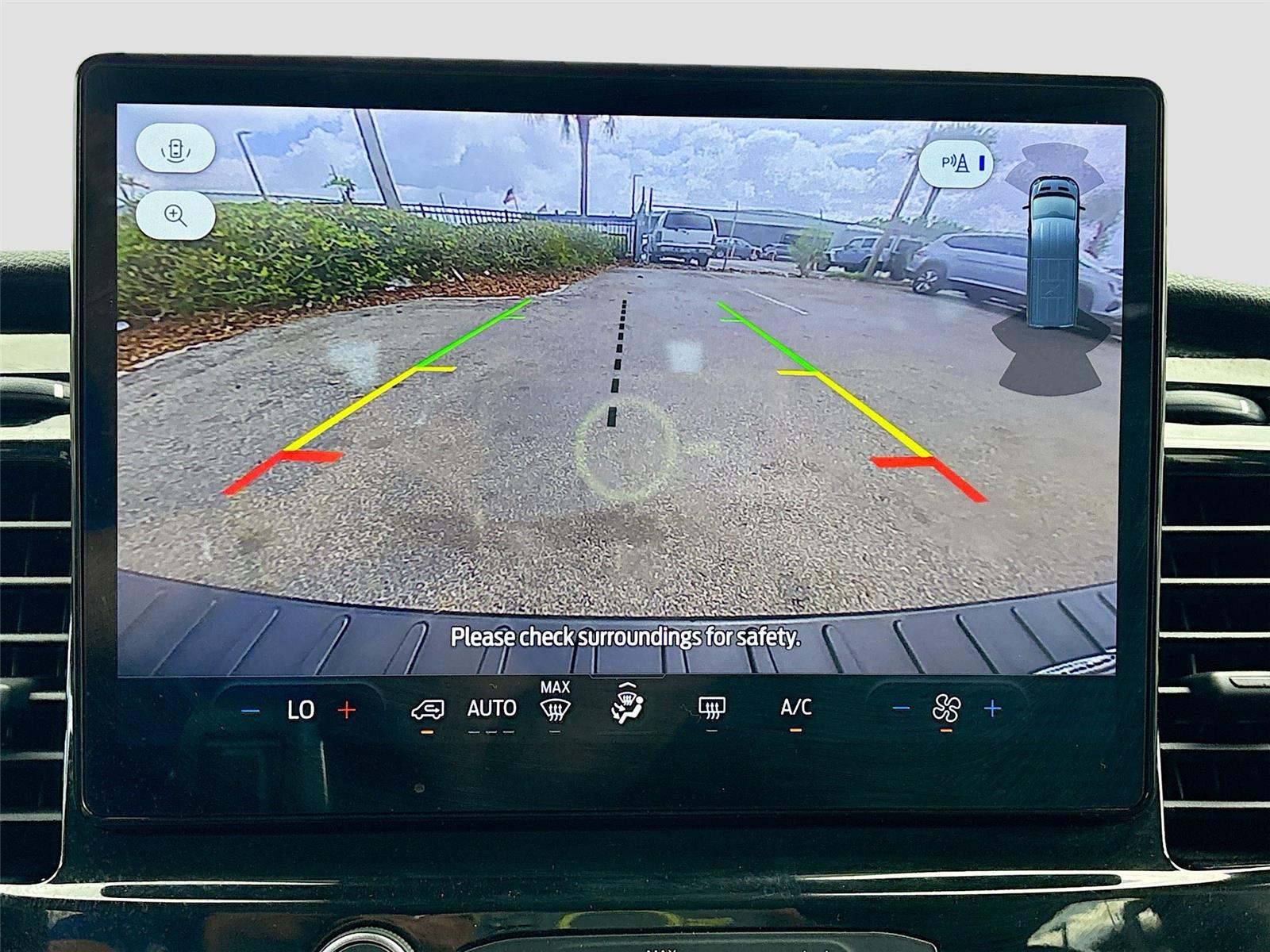 2024 Ford Transit Passenger Wagon XLT