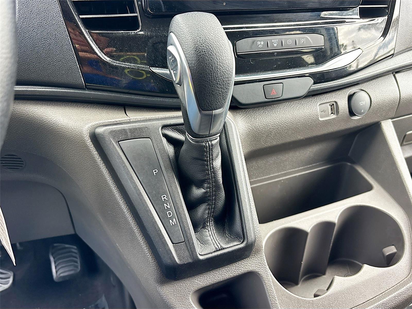 2024 Ford Transit Passenger Wagon XLT