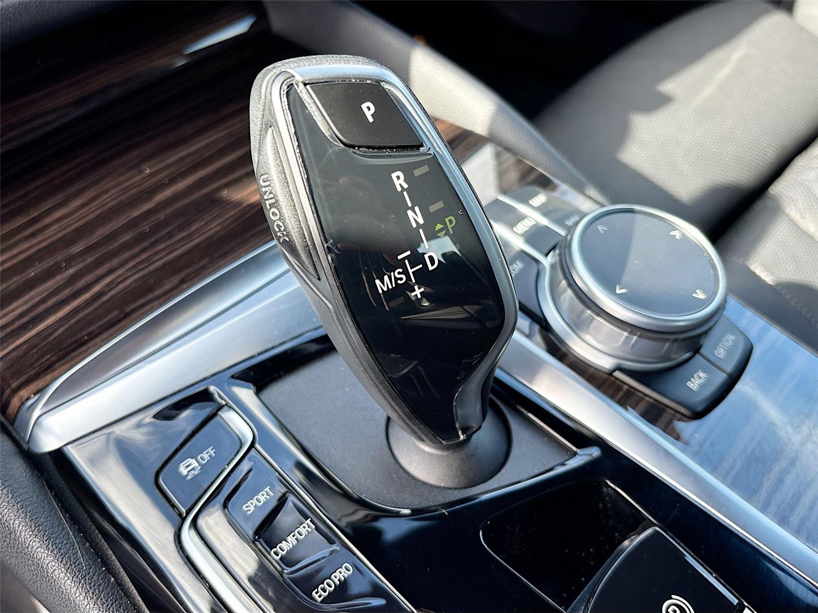 2022 BMW 5 Series 530i