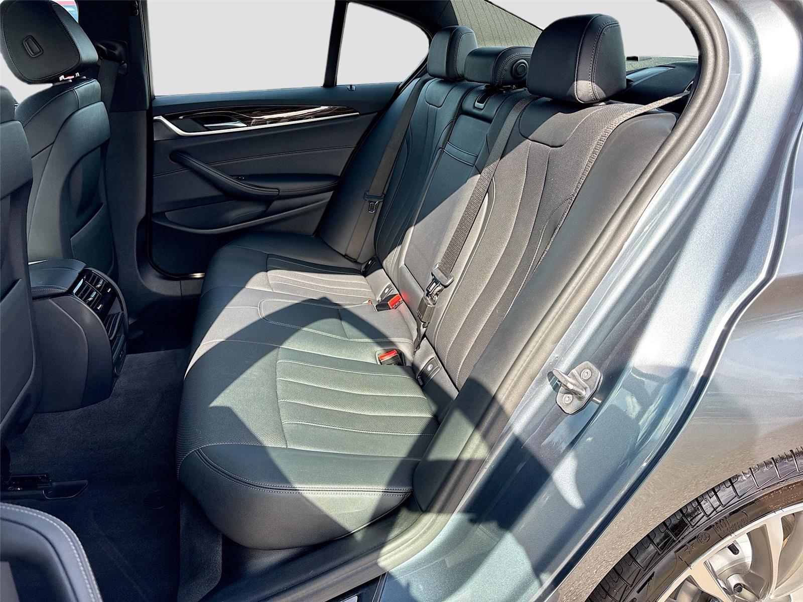 2022 BMW 5 Series 530i