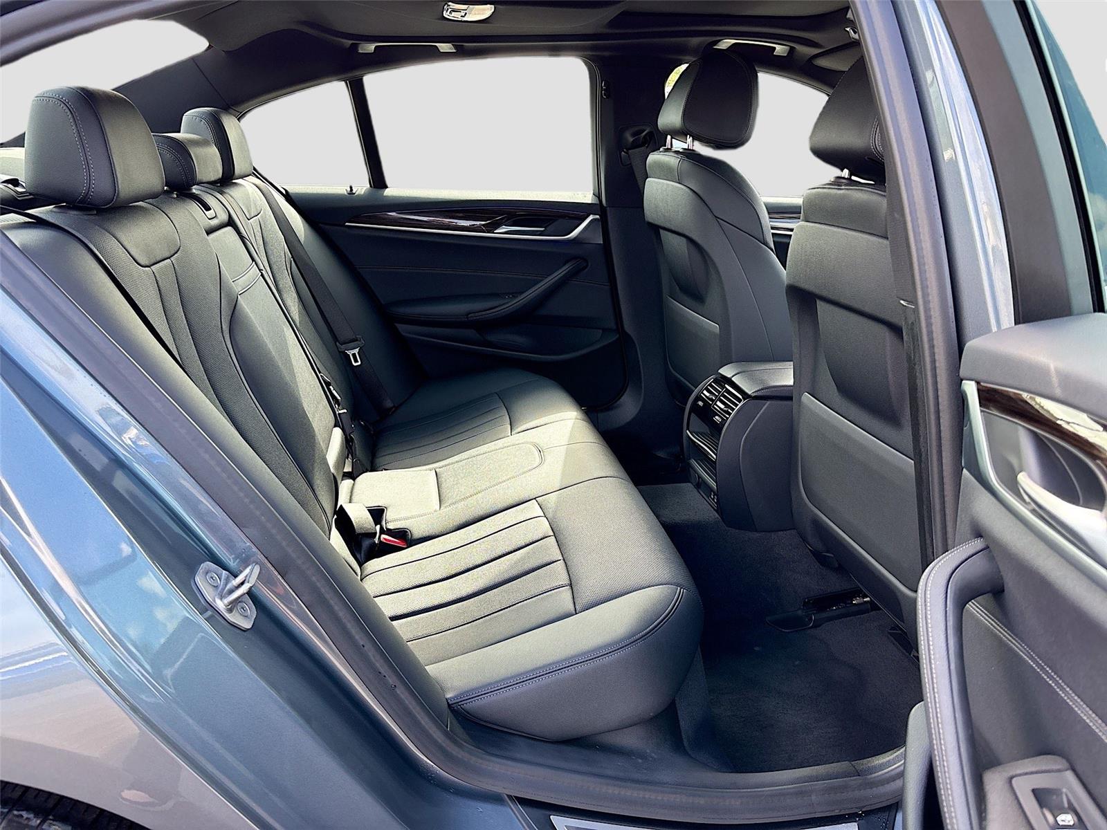 2022 BMW 5 Series 530i