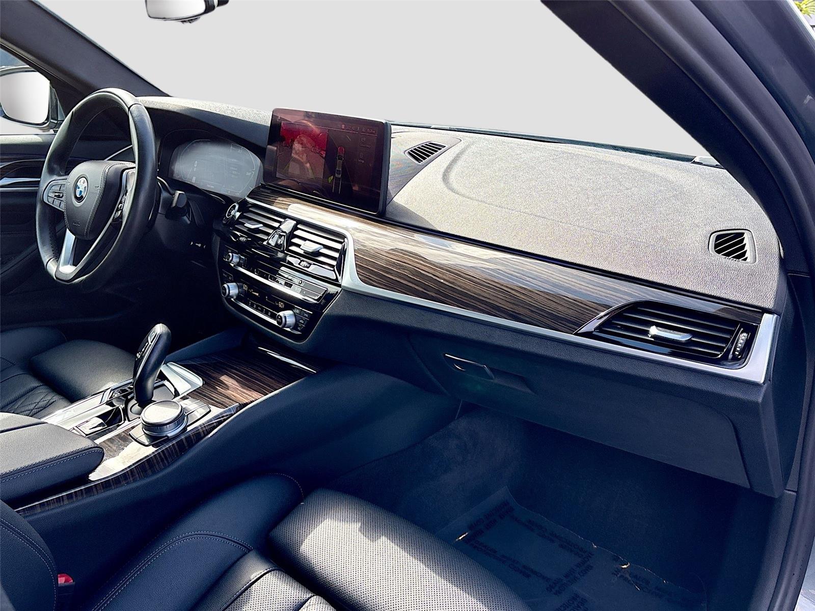 2022 BMW 5 Series 530i