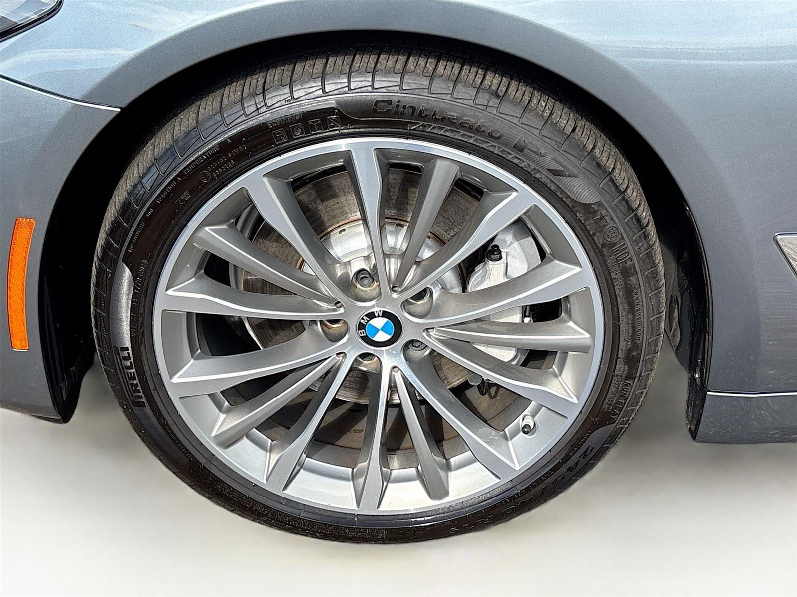 2022 BMW 5 Series 530i