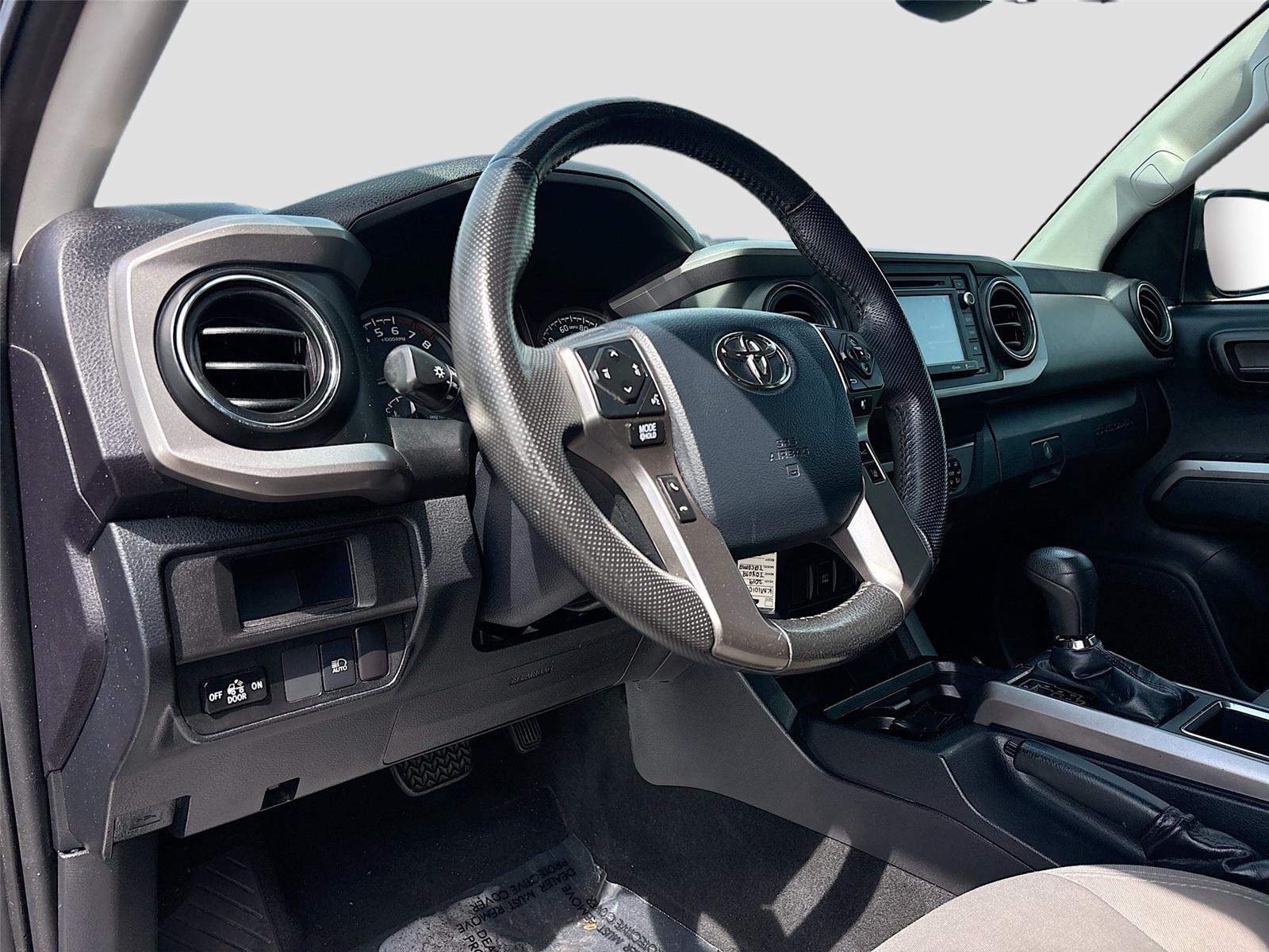 2019 TOYOTA Tacoma SR5 V6