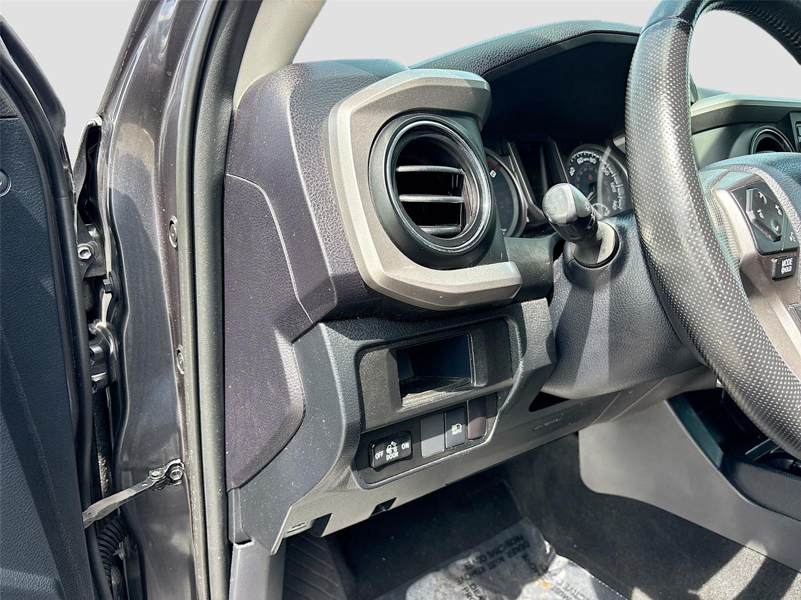 2019 TOYOTA Tacoma SR5 V6