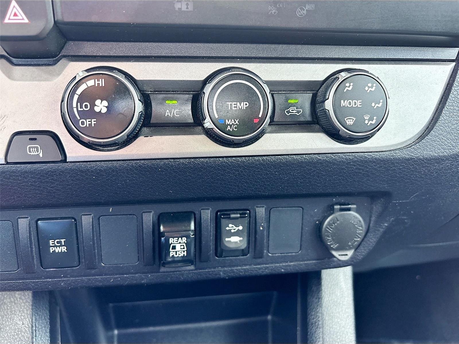 2019 TOYOTA Tacoma SR5 V6