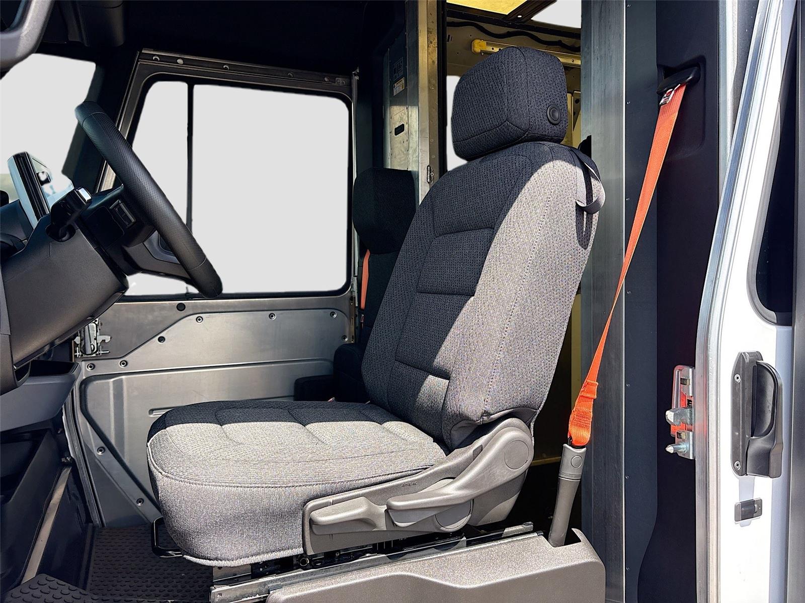 2025 Chevrolet BrightDrop 400