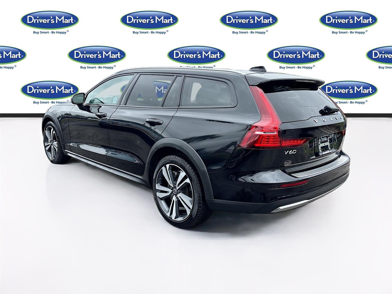 2025 Volvo V60 Cross Country Plus