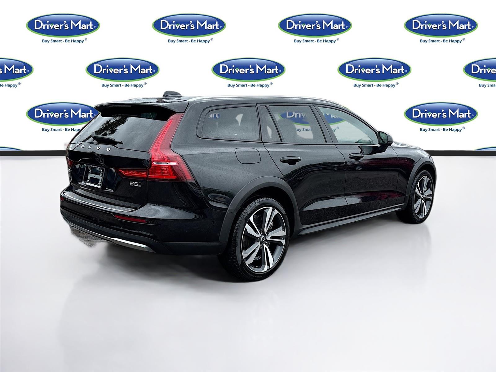 2025 Volvo V60 Cross Country Plus