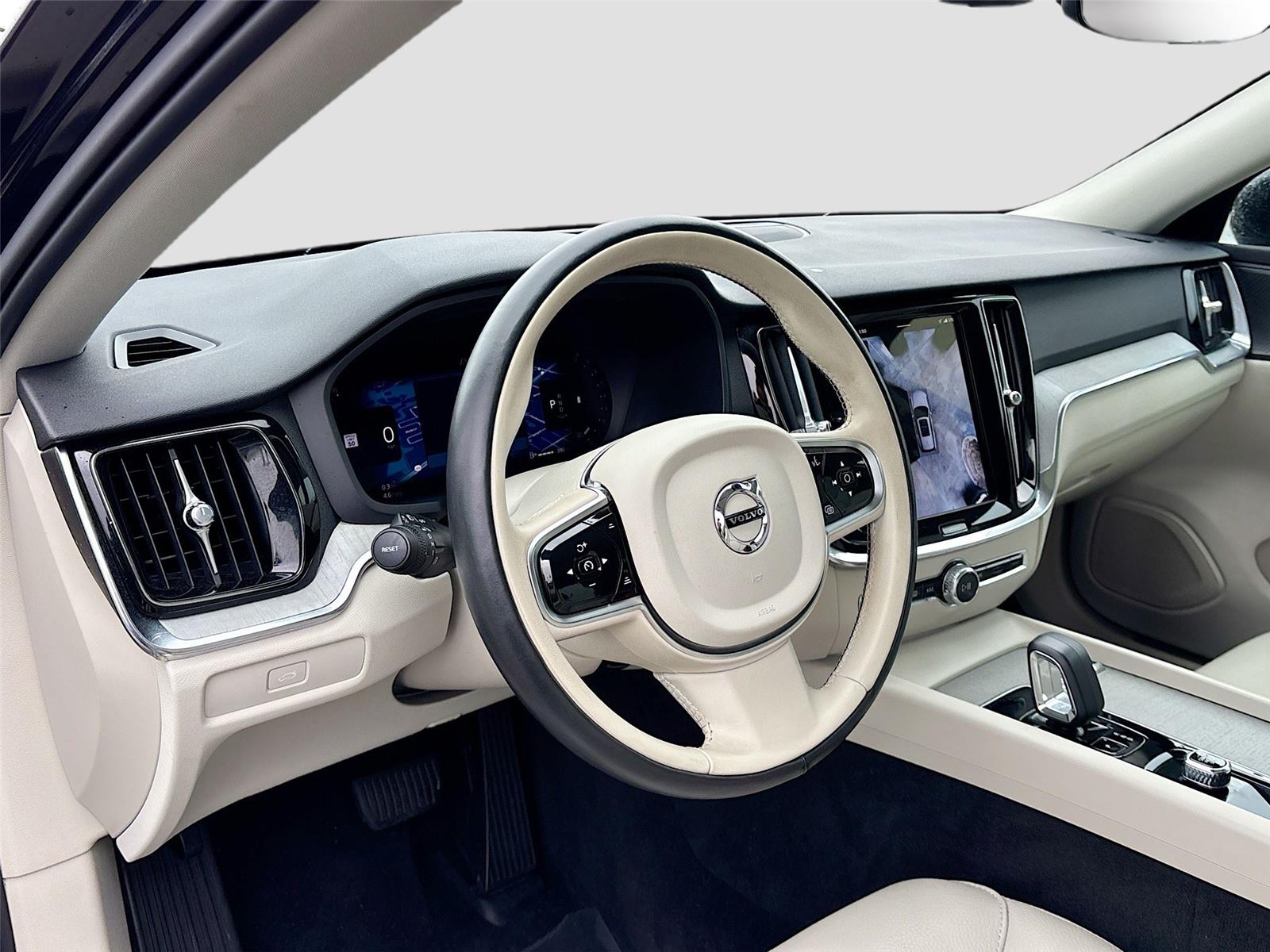 2025 Volvo V60 Cross Country Plus