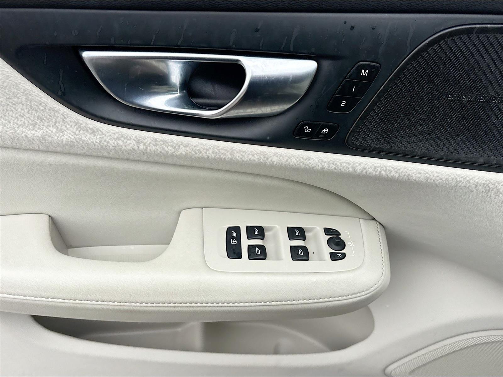 2025 Volvo V60 Cross Country Plus