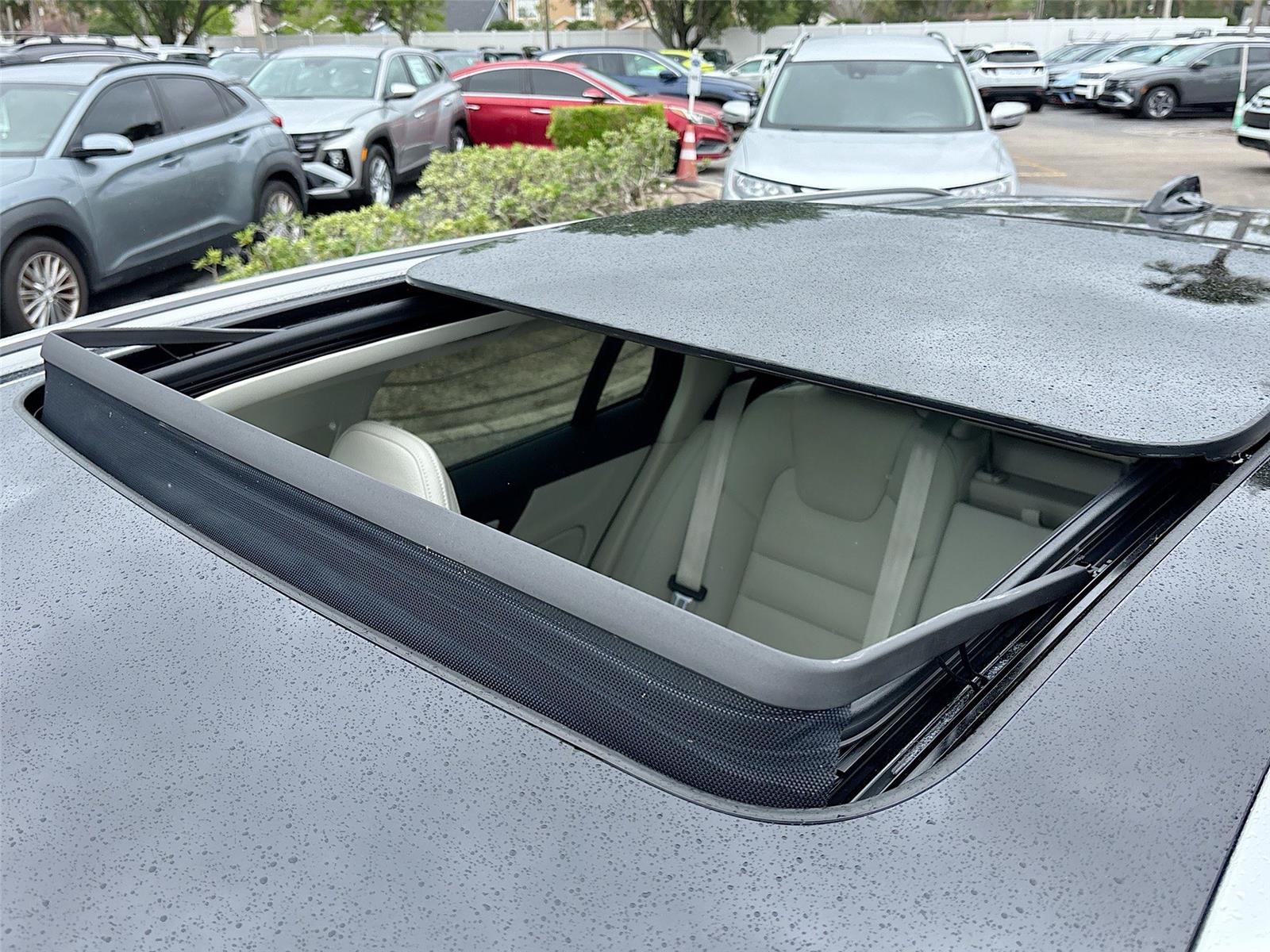 2025 Volvo V60 Cross Country Plus