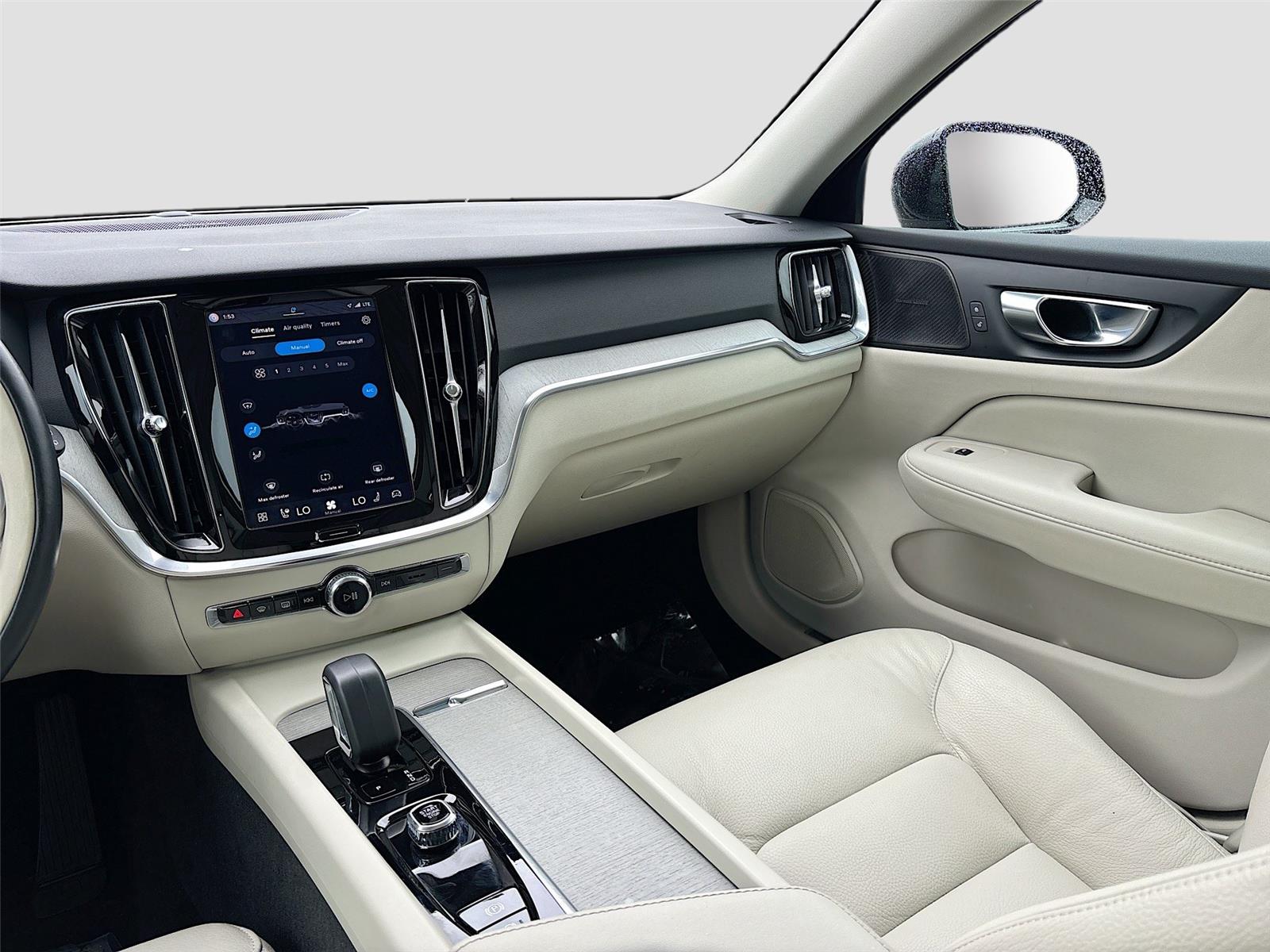 2025 Volvo V60 Cross Country Plus