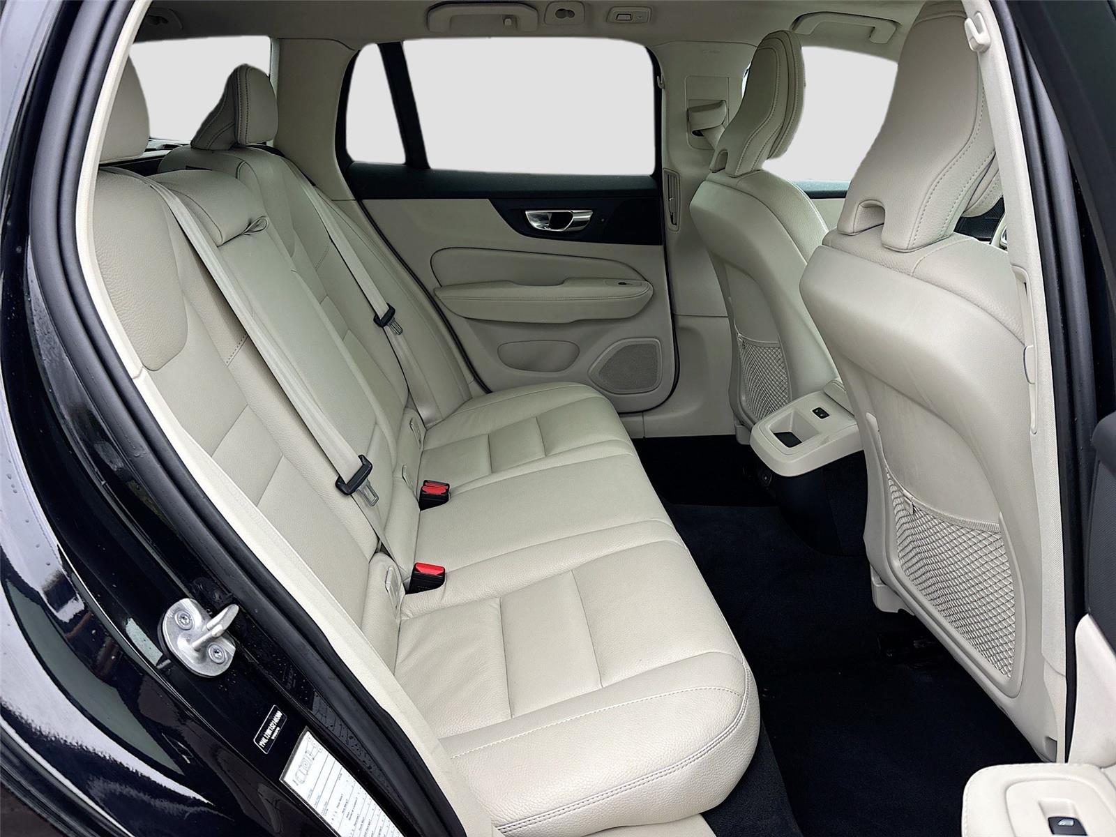 2025 Volvo V60 Cross Country Plus