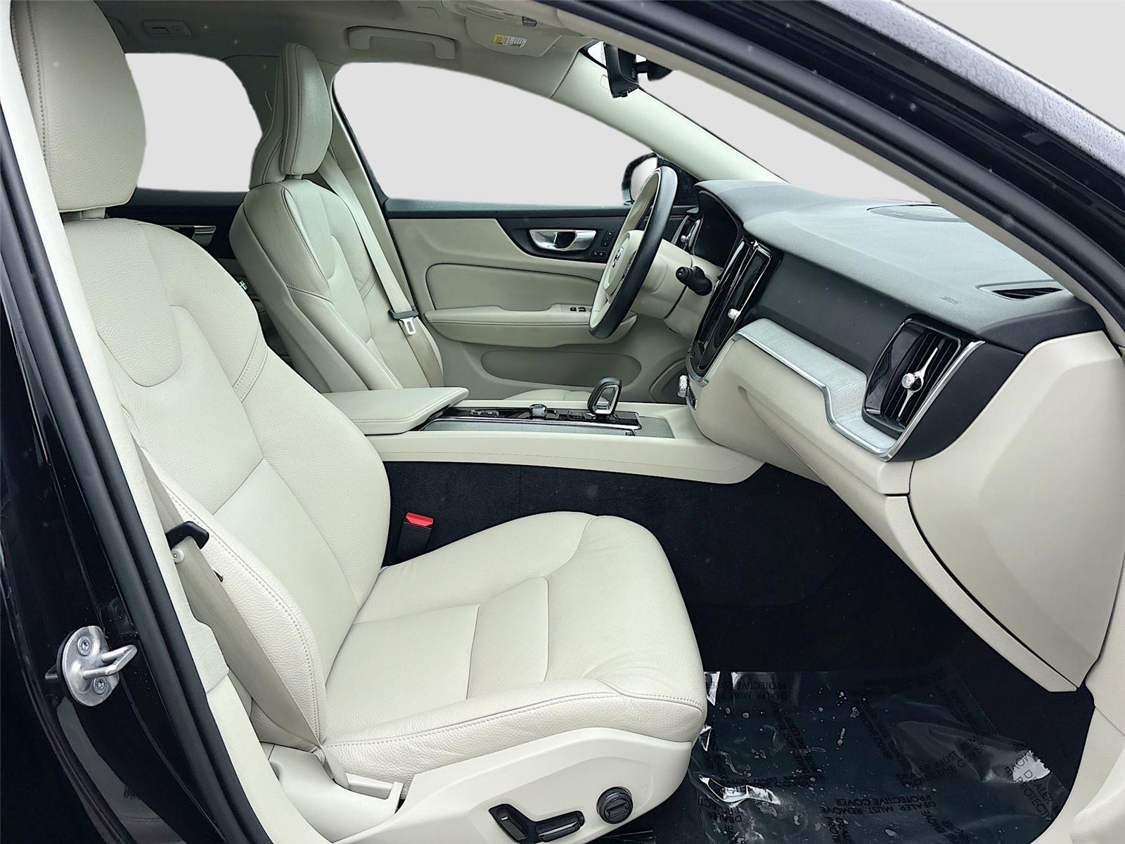 2025 Volvo V60 Cross Country Plus