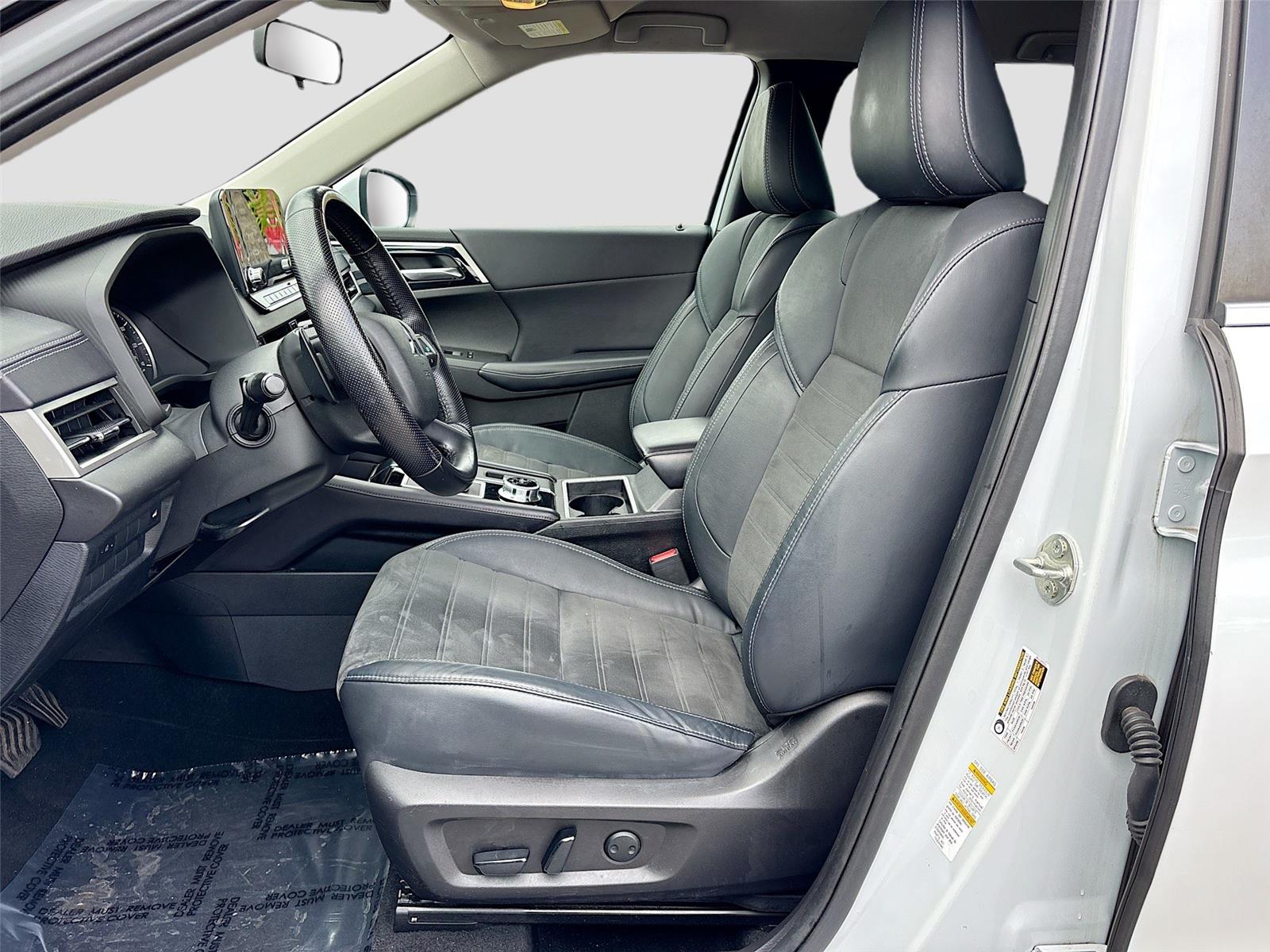 2022 Mitsubishi Outlander SE