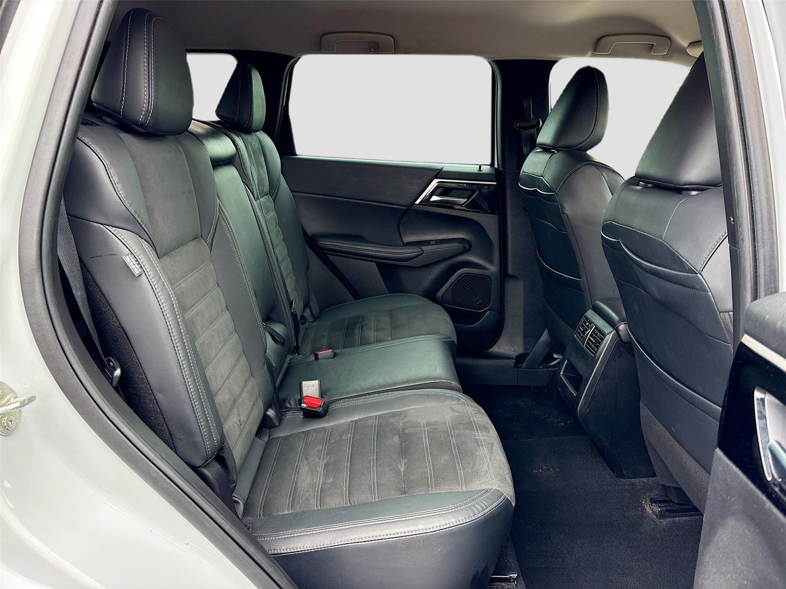 2022 Mitsubishi Outlander SE