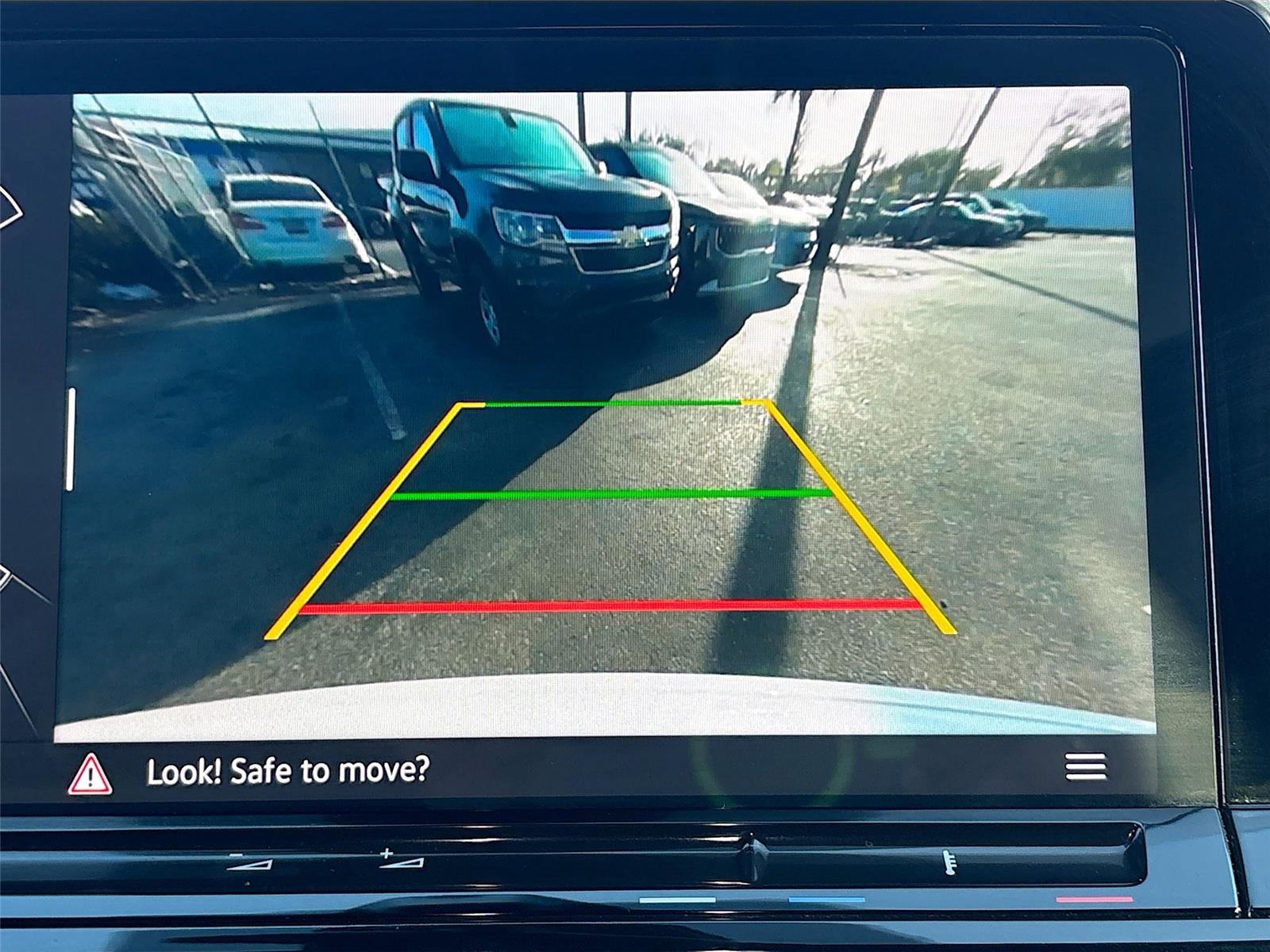 2025 Volkswagen Atlas Cross Sport 2.0T SE w/Technology