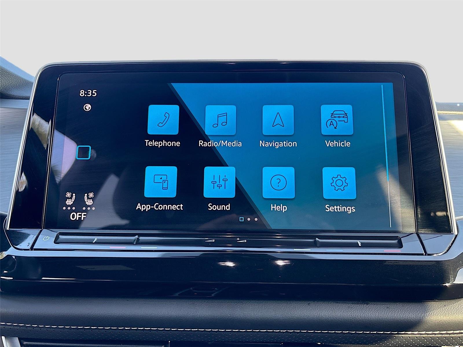 2025 Volkswagen Atlas Cross Sport 2.0T SE w/Technology