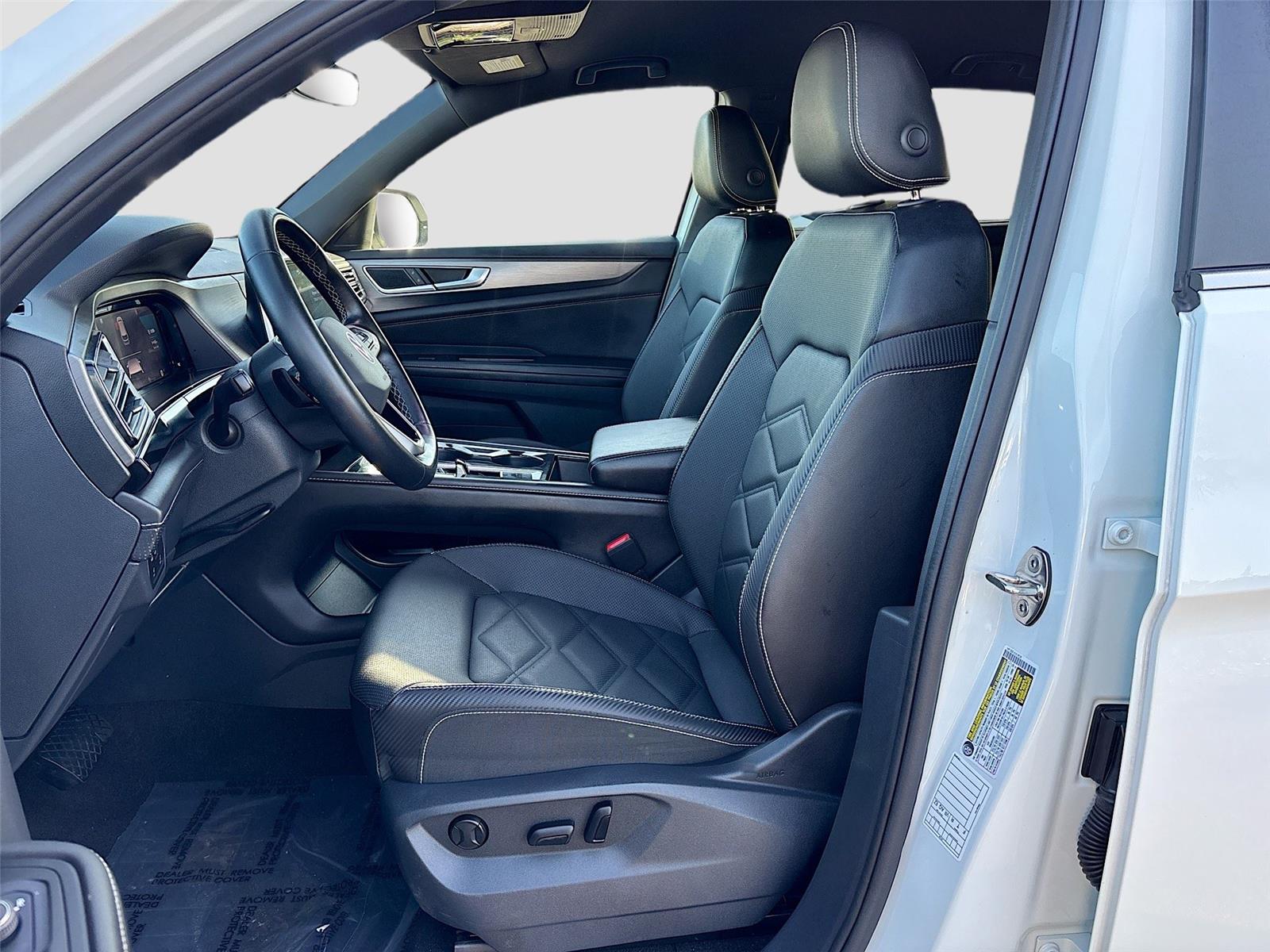 2025 Volkswagen Atlas Cross Sport 2.0T SE w/Technology