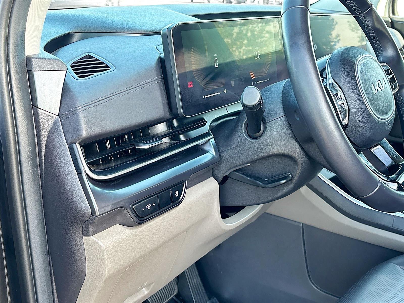 2025 Kia Carnival LXS