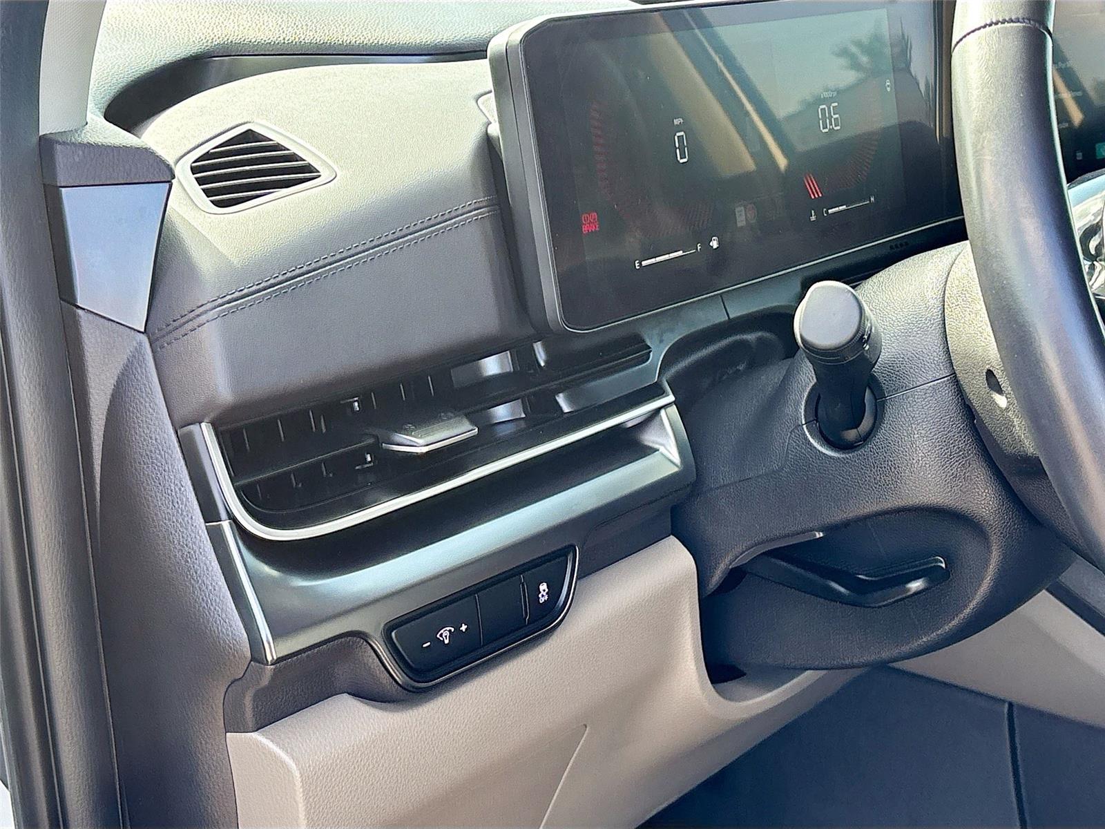 2025 Kia Carnival LXS