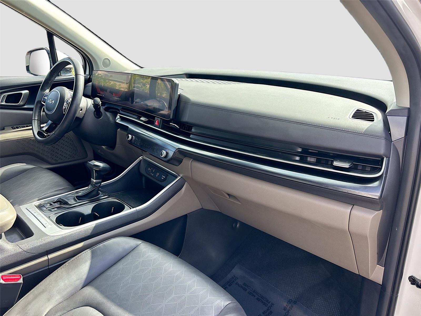 2025 Kia Carnival LXS