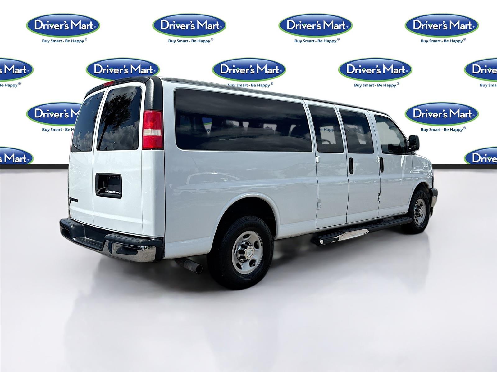 2018 Chevrolet Express Passenger LT