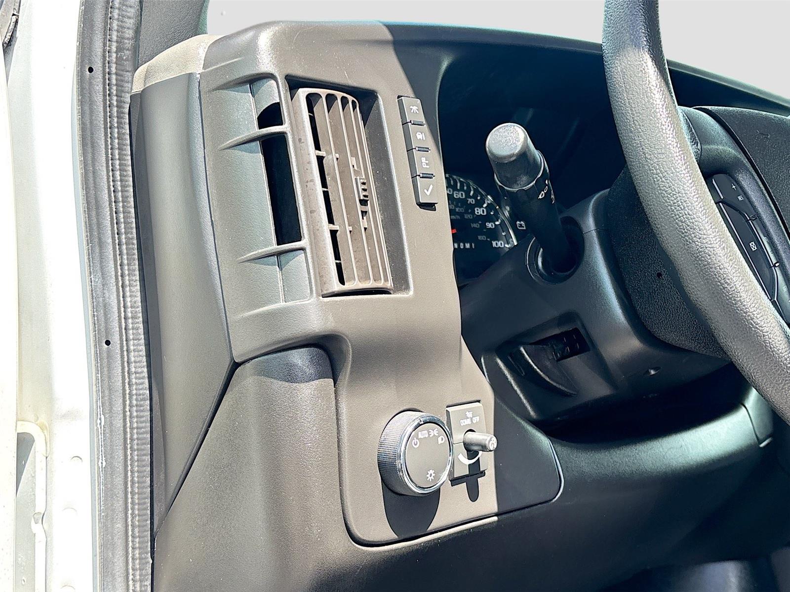 2018 Chevrolet Express Passenger LT