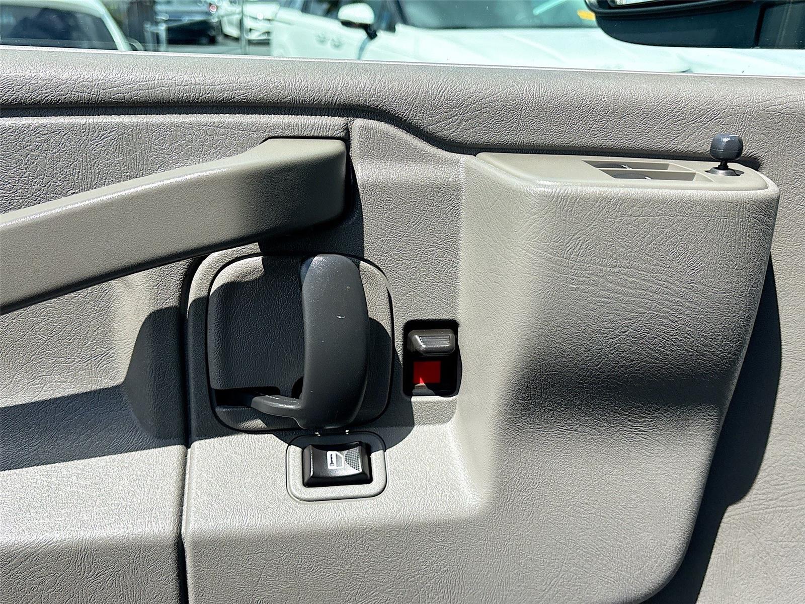 2018 Chevrolet Express Passenger LT