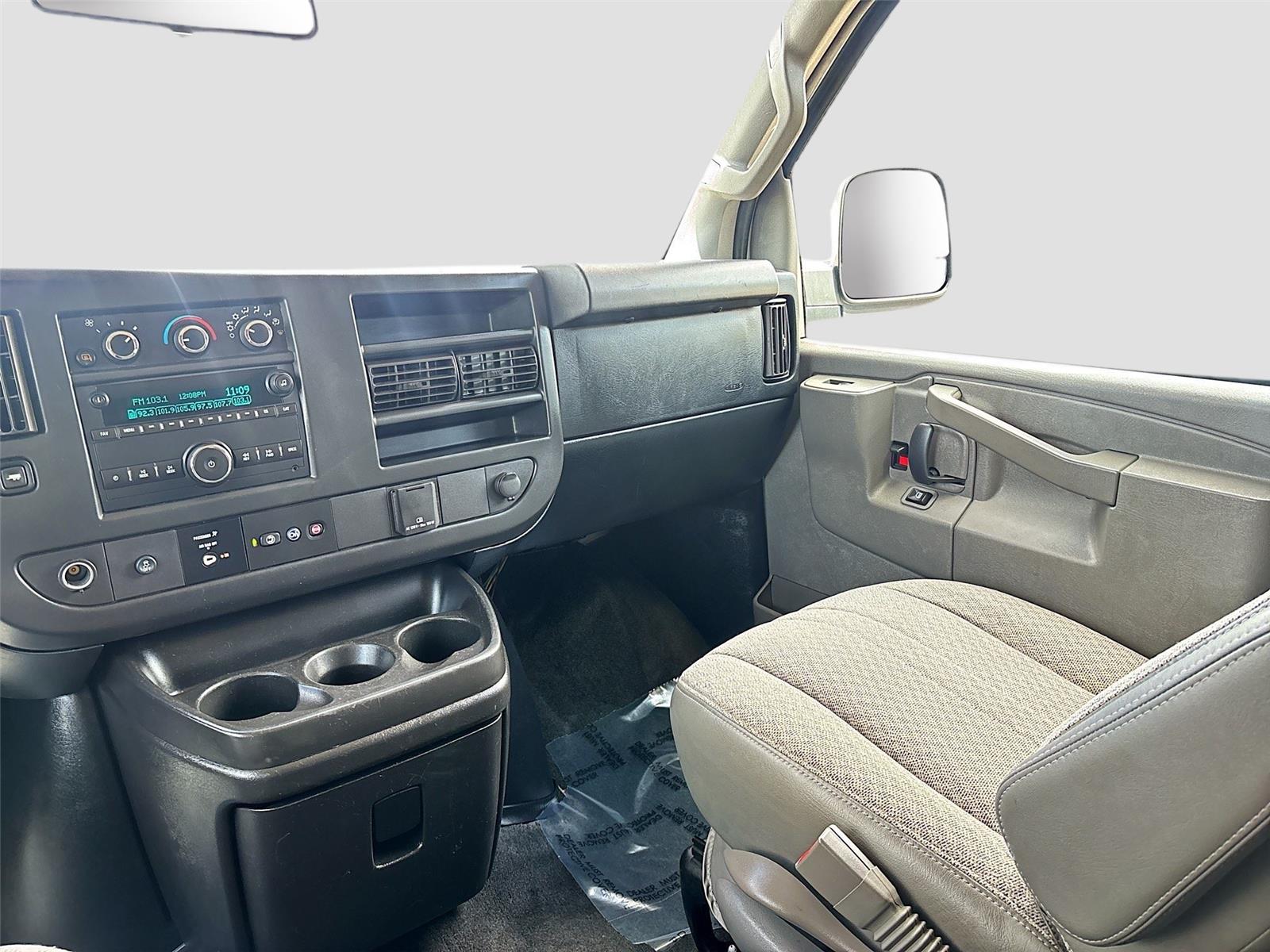 2018 Chevrolet Express Passenger LT