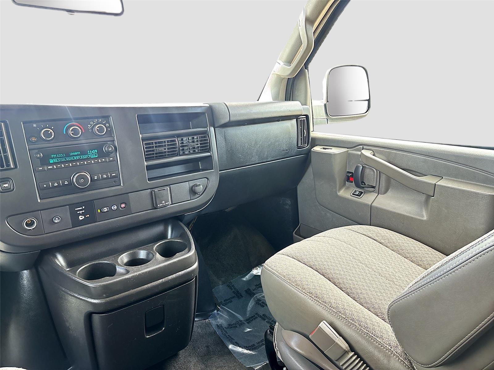 2018 Chevrolet Express Passenger LT