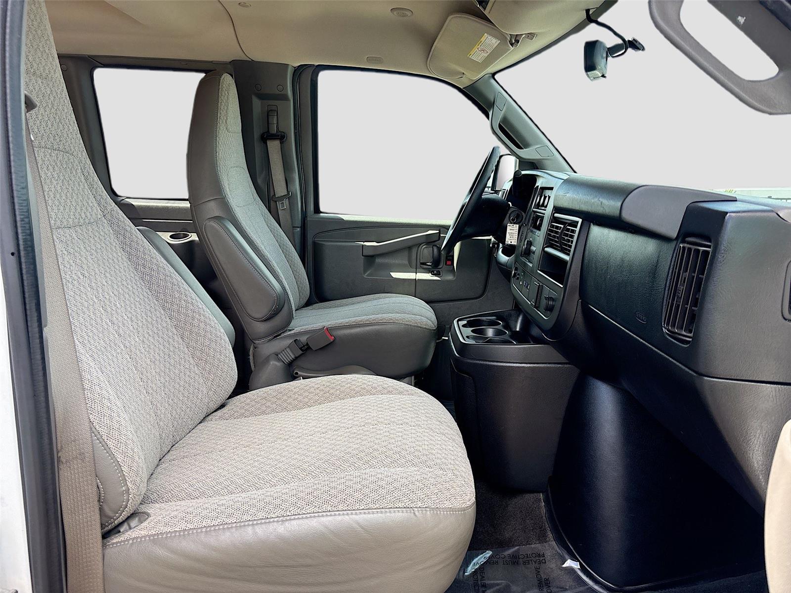 2018 Chevrolet Express Passenger LT