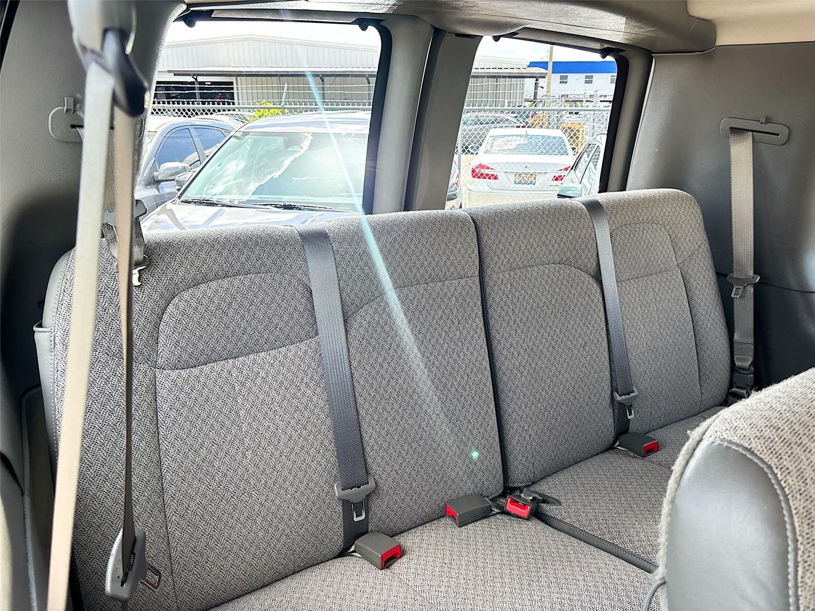 2018 Chevrolet Express Passenger LT