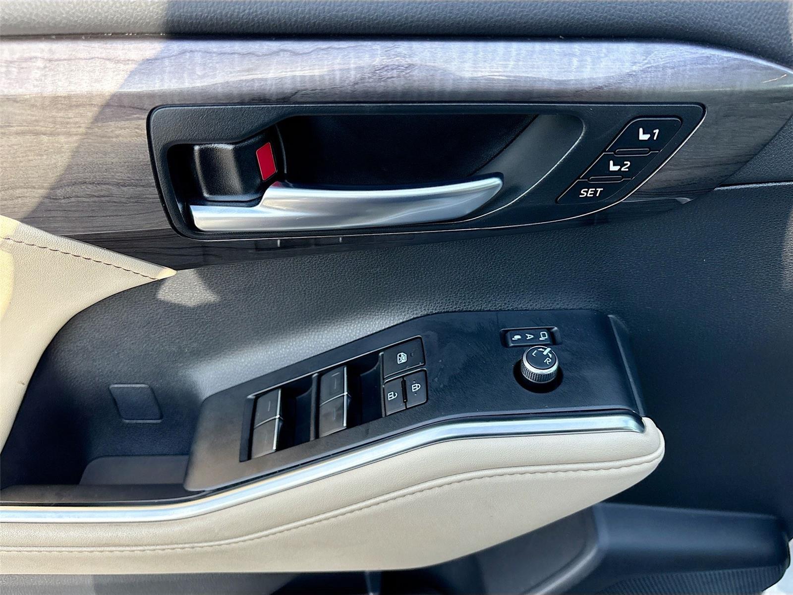 2024 Toyota Highlander Platinum