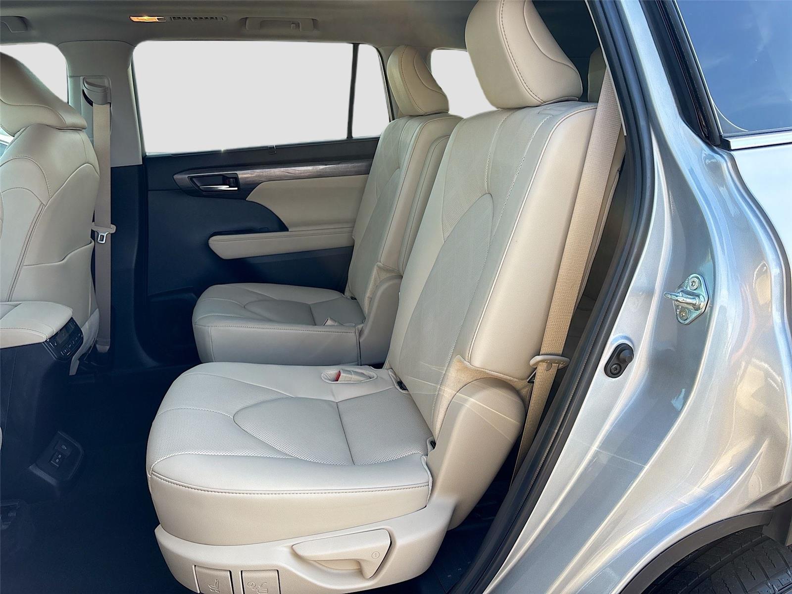2024 Toyota Highlander Platinum