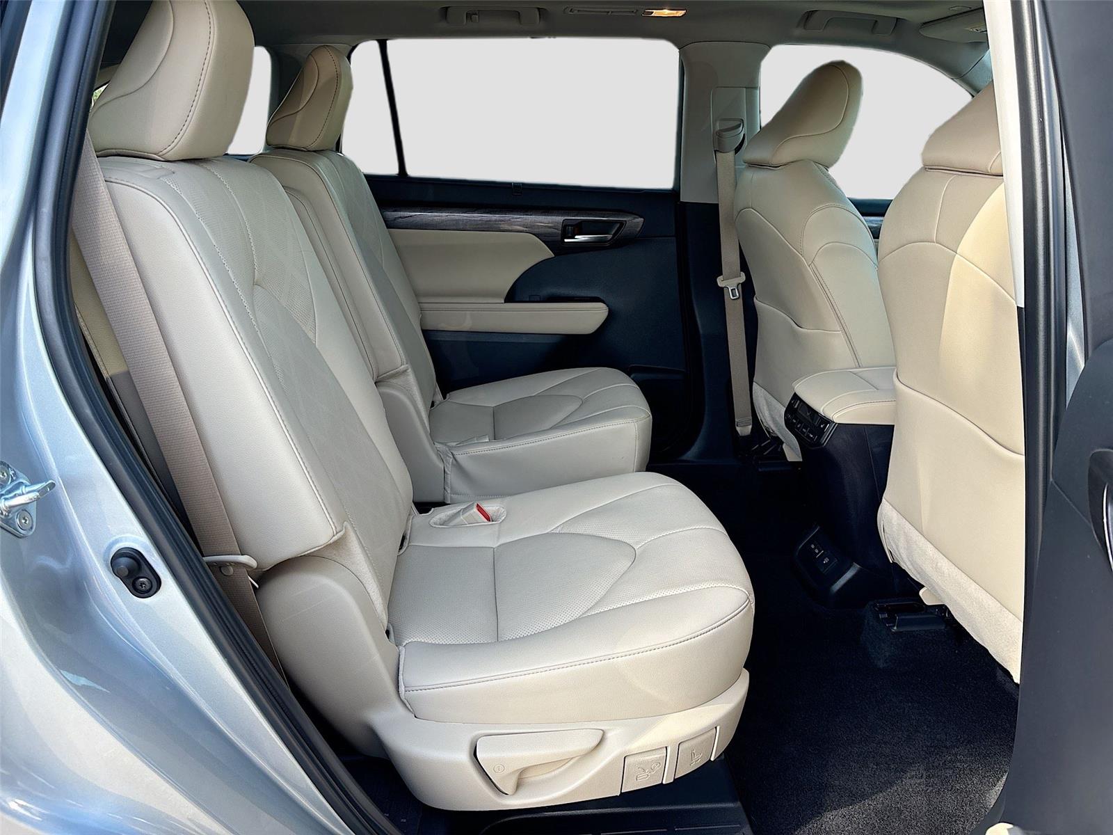 2024 Toyota Highlander Platinum