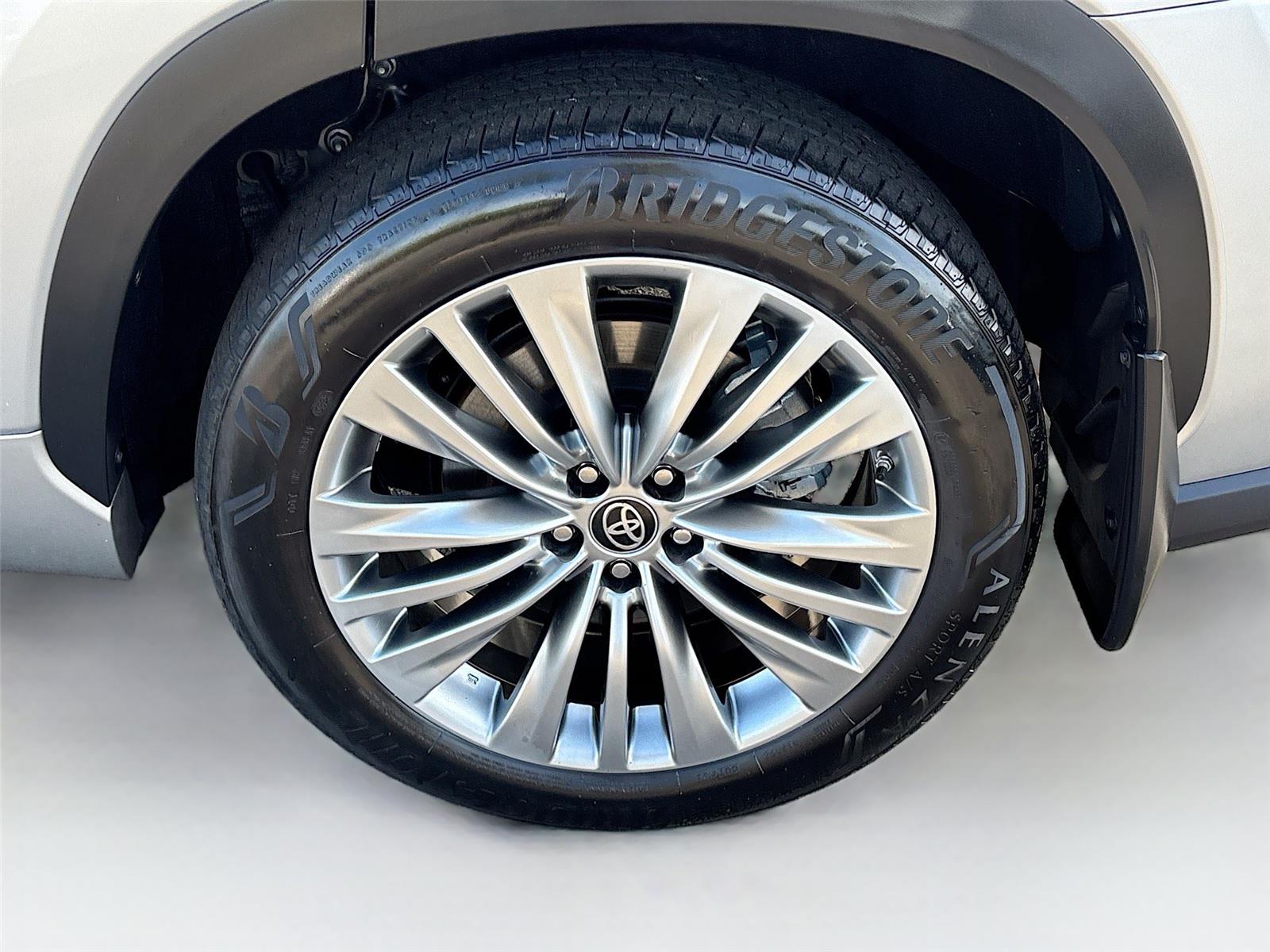 2024 Toyota Highlander Platinum