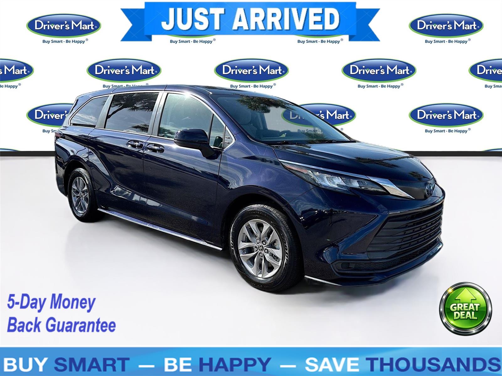 2022 Toyota Sienna LE 8-Passenger