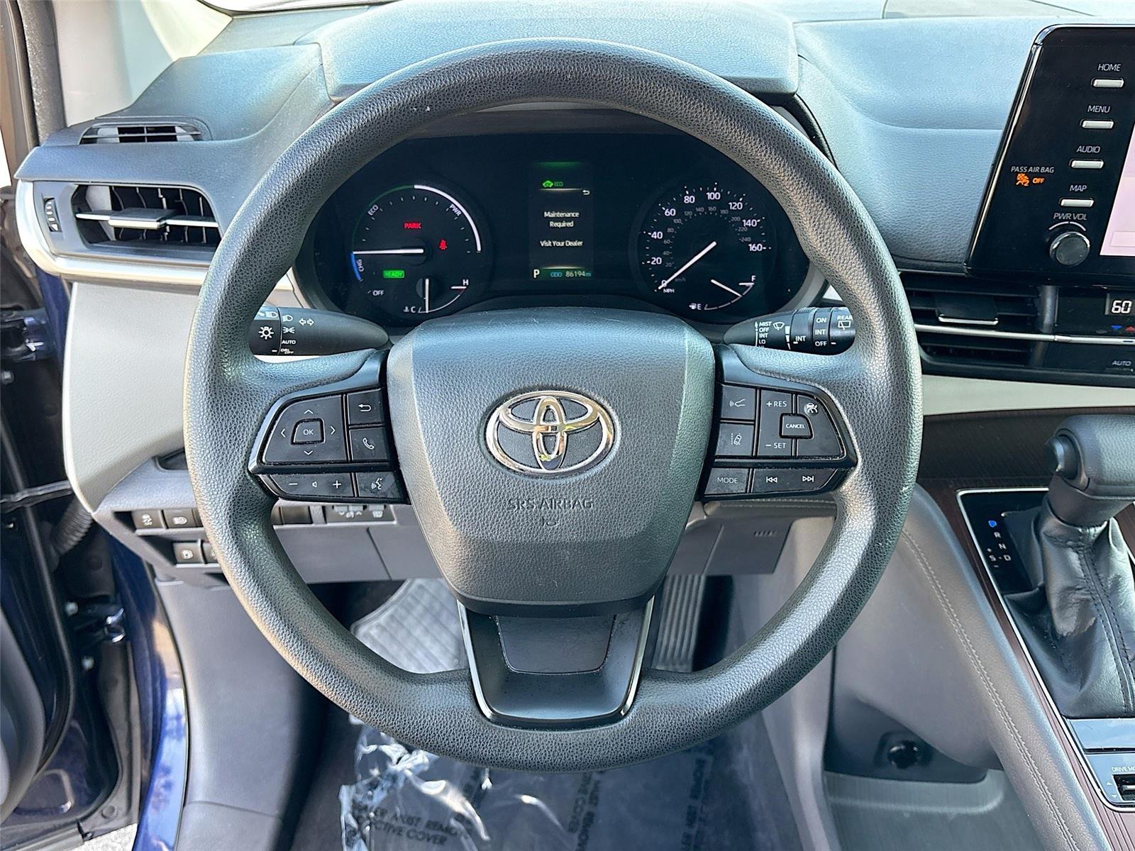 2022 Toyota Sienna LE 8-Passenger