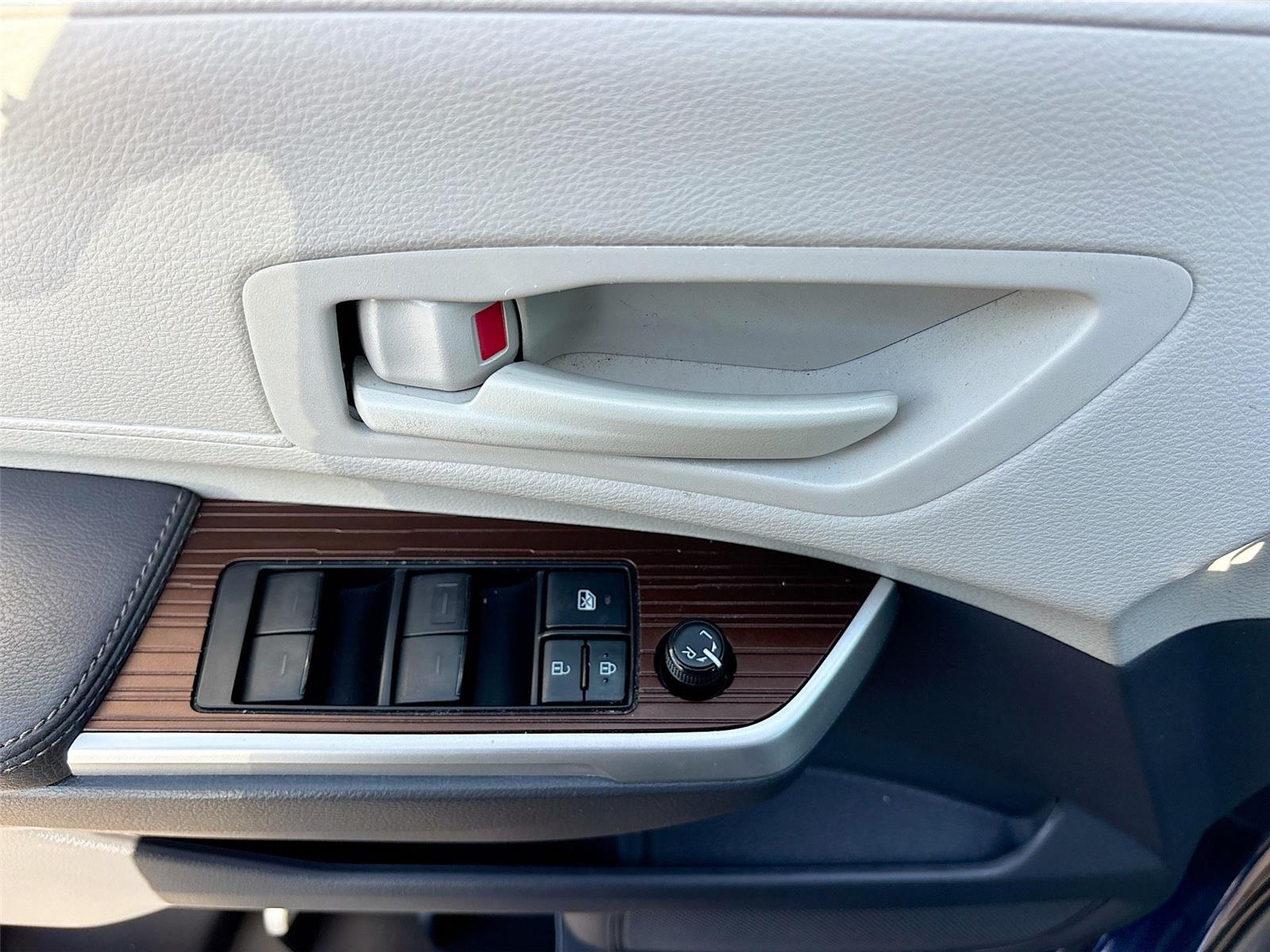 2022 Toyota Sienna LE 8-Passenger