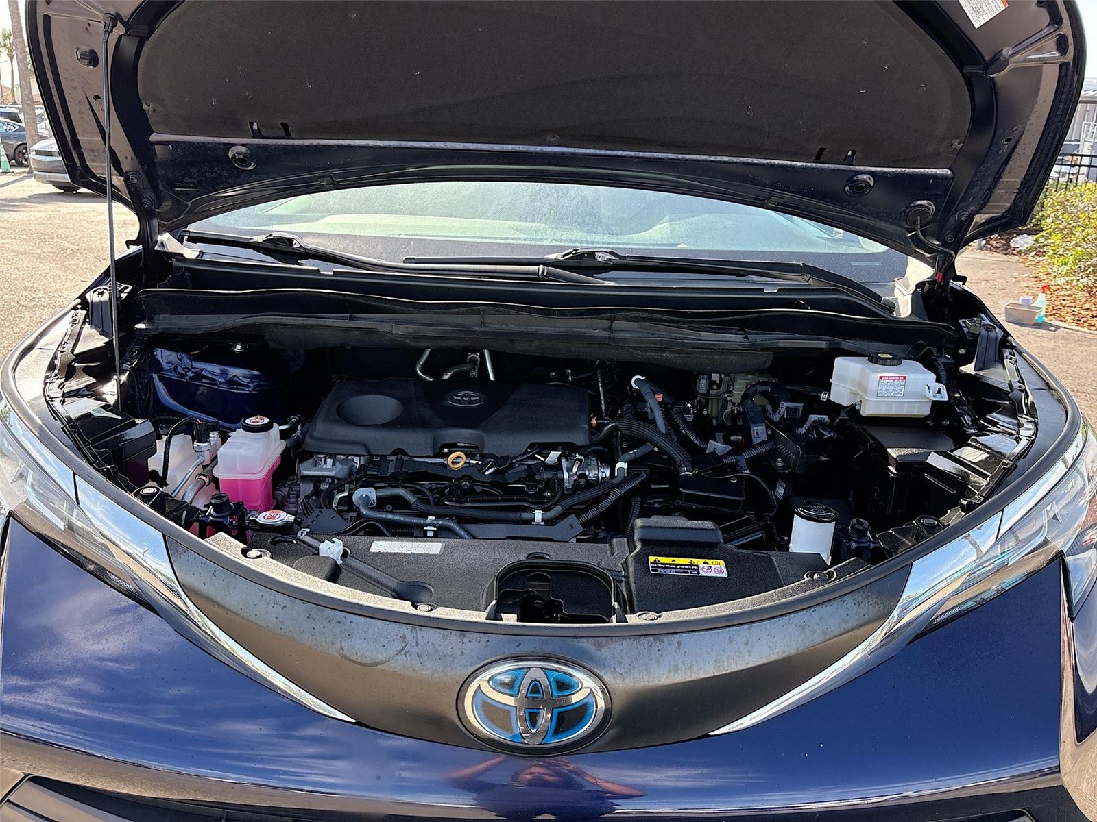 2022 Toyota Sienna LE 8-Passenger