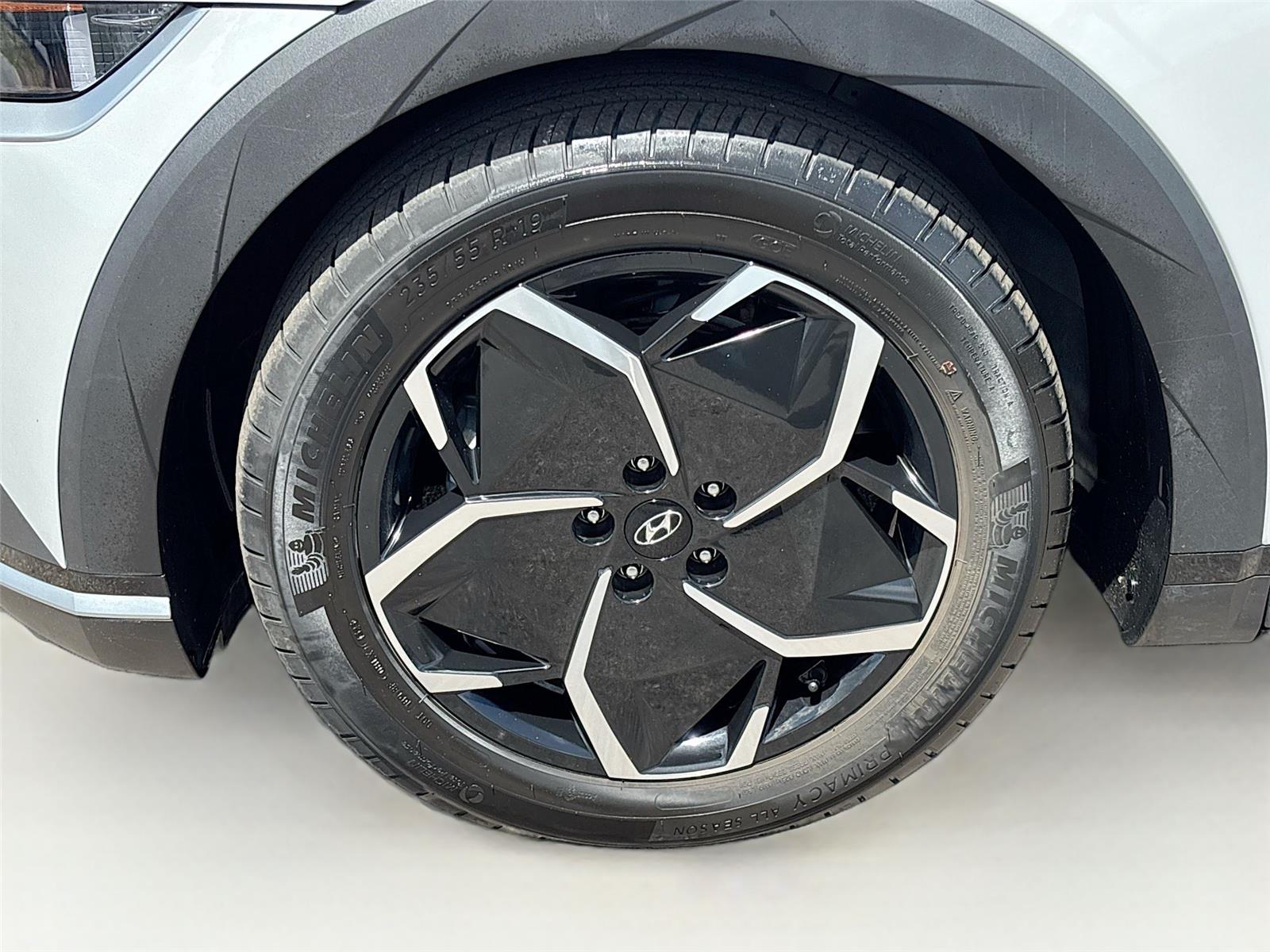 2024 Hyundai IONIQ 5 SE