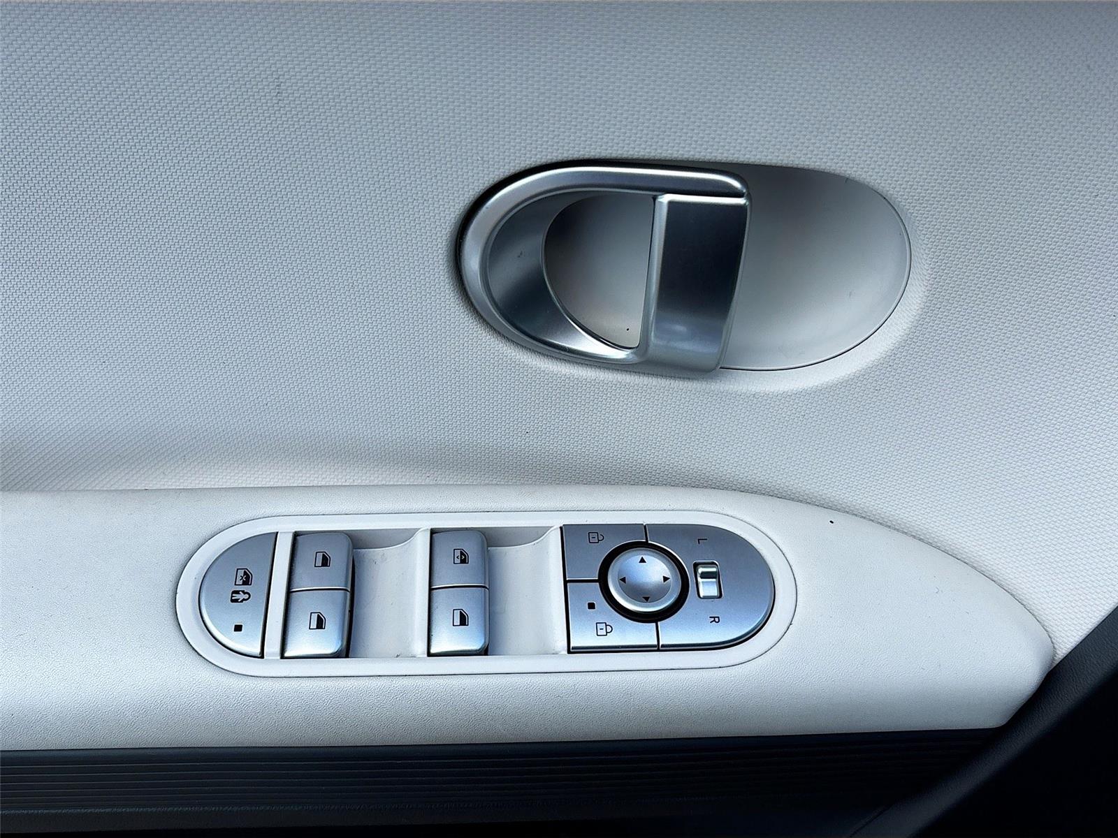 2024 Hyundai IONIQ 5 SE