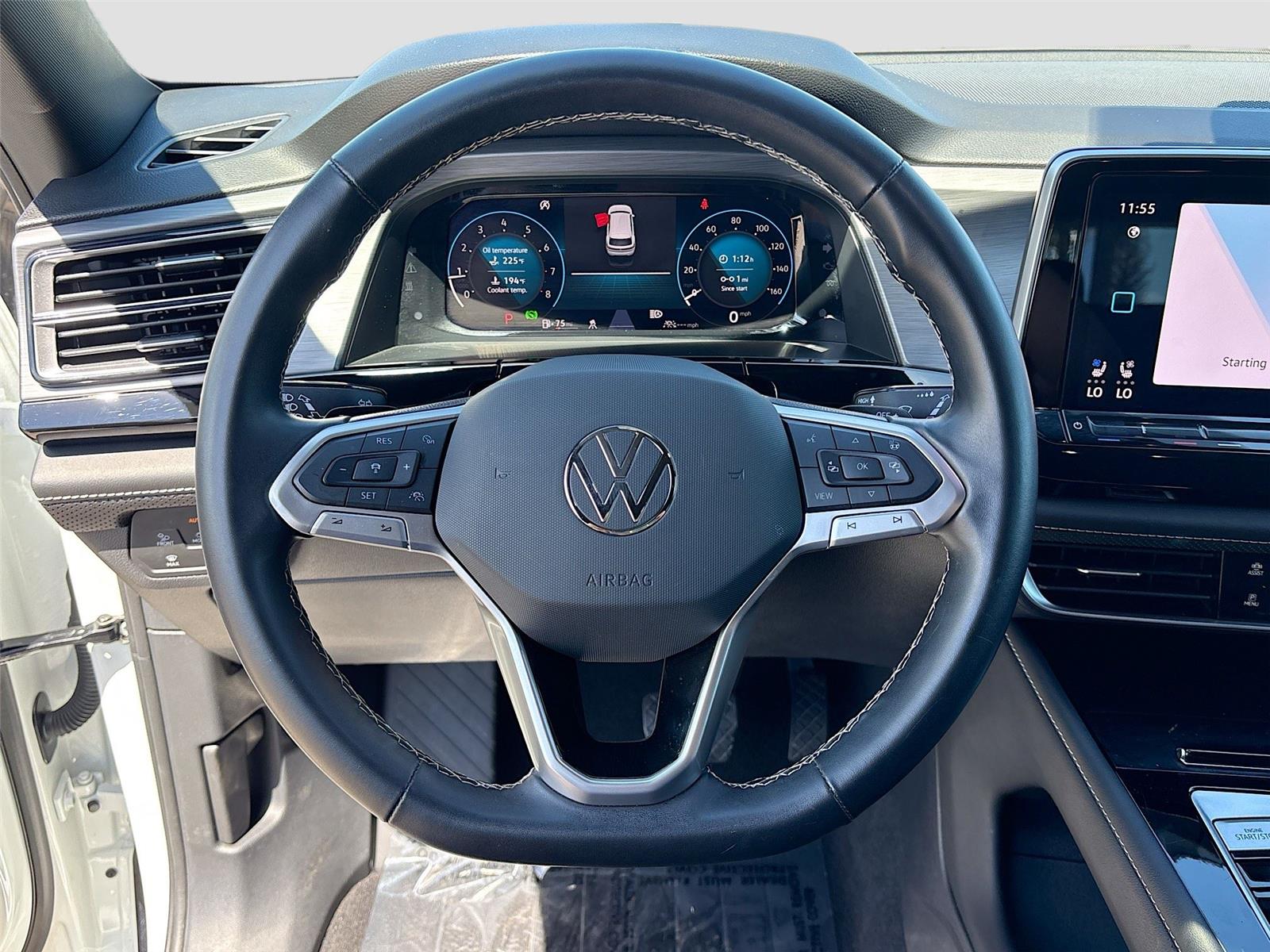 2025 Volkswagen Atlas Cross Sport 2.0T SE w/Technology