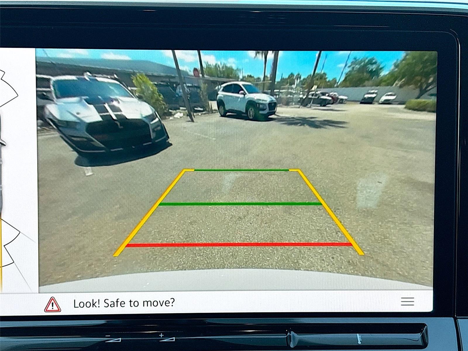 2025 Volkswagen Atlas Cross Sport 2.0T SE w/Technology