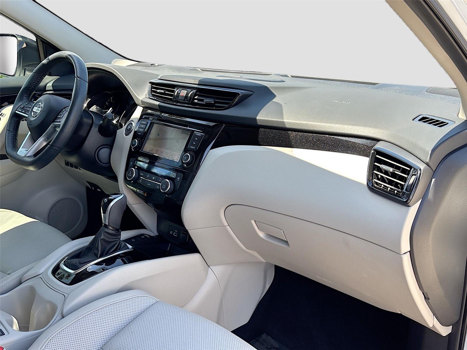 2022 Nissan Rogue Sport SL